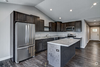564 W 9th St