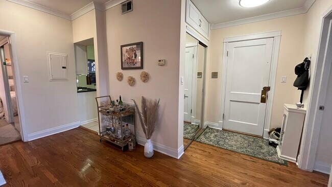 Foto del edificio - 601 W Wellington Ave