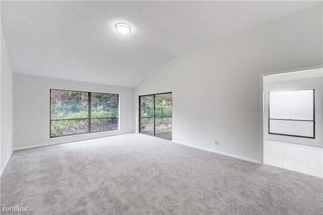 Foto del edificio - 2 br, 2 bath Townhome - 11457 Shady Oaks Ln