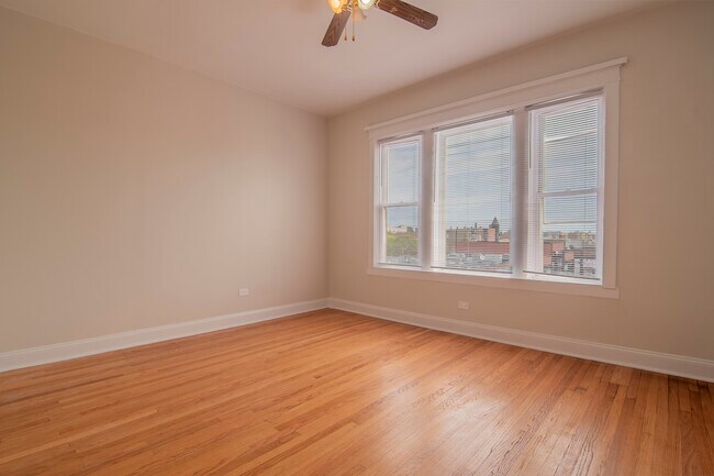 Foto del edificio - 1548 N Homan Ave.