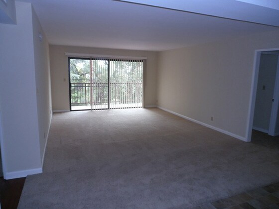 Building Photo - 501 E Santa Anita Ave