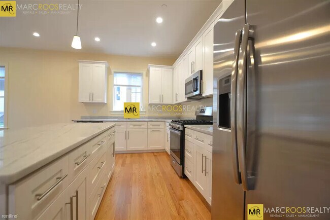 Building Photo - 7B Sparhawk St