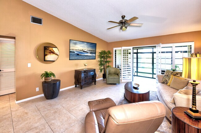 Building Photo - 3071 SE Aster Ln
