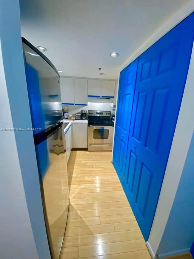 Foto del edificio - 540 Brickell Key Dr