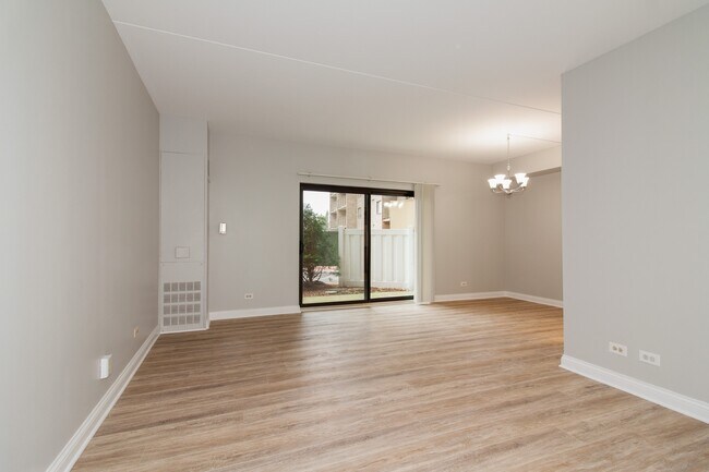 Building Photo - 6340 Americana Dr