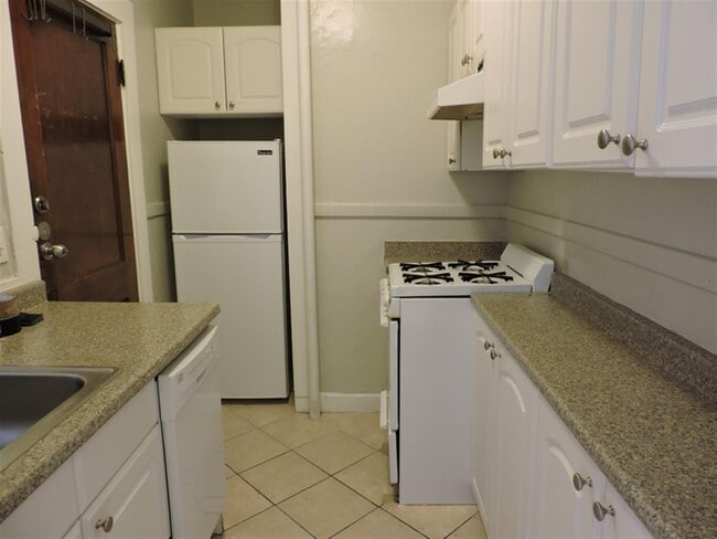 Building Photo - 11 Story St