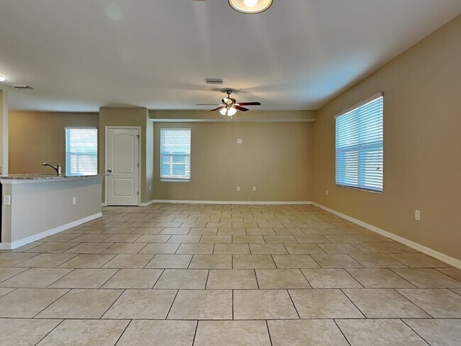 Building Photo - 10602 Whispering Hammock Dr