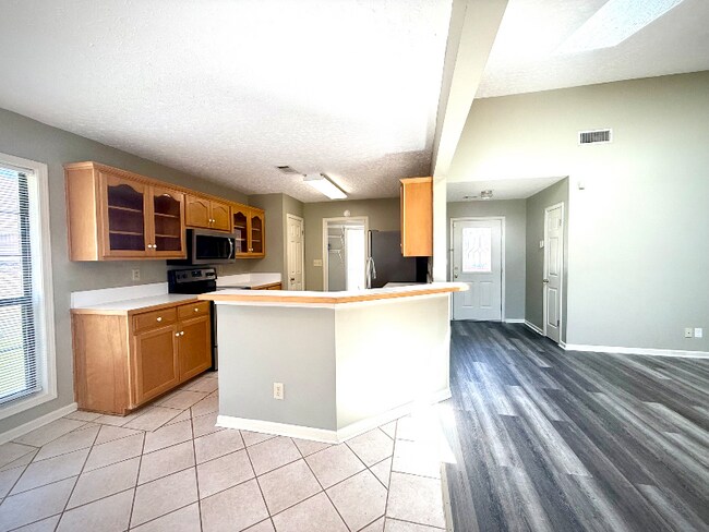Foto del edificio - 7067 Runnymede Dr