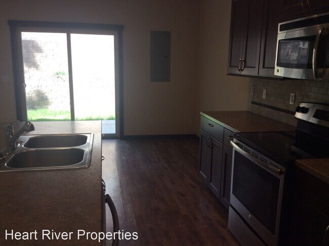 Foto del edificio - 4 br, 2.5 bath House - 831 10th St E
