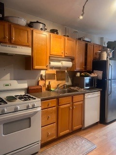 Building Photo - 18 Mead St