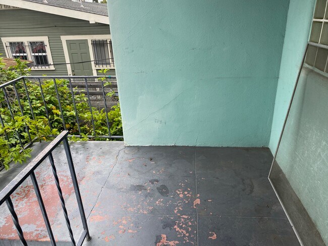 Foto del edificio - 2570 B St