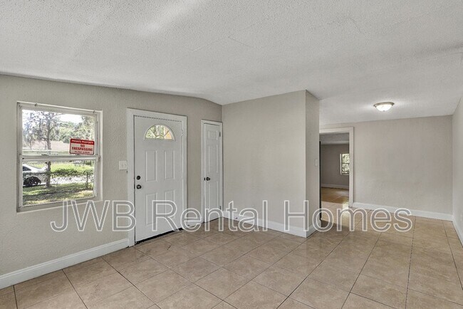 Building Photo - 9061 10th Ave