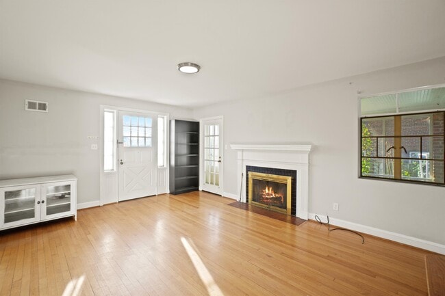 Building Photo - 3100 S Hill St