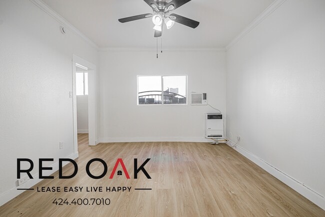 Foto del edificio - 4348 Lockwood Ave