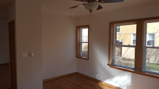 Building Photo - 6342 W Raven St
