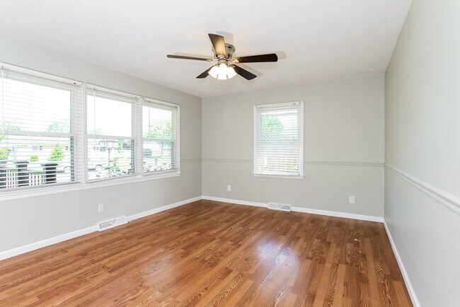 Foto del edificio - 615 Kenwood Pl