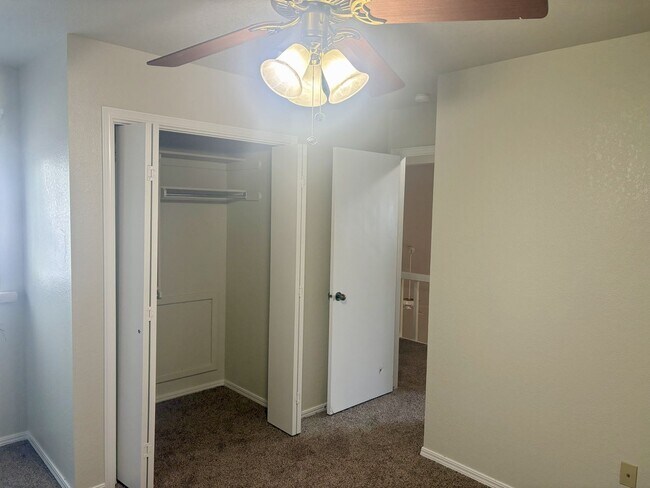 Building Photo - Three bedroom West Norman