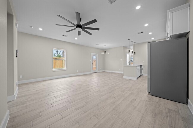Foto del edificio - 929 Green Meadow Ln