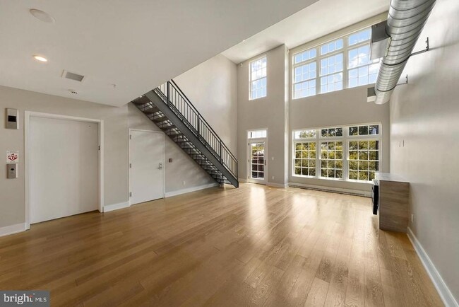 Building Photo - 1701 16th St N