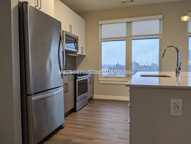 Foto del edificio - 80 Piers Park Ln