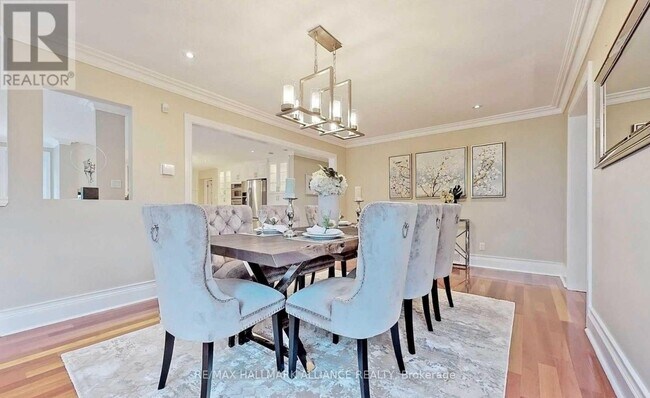 Building Photo - 2413 Robin Dr