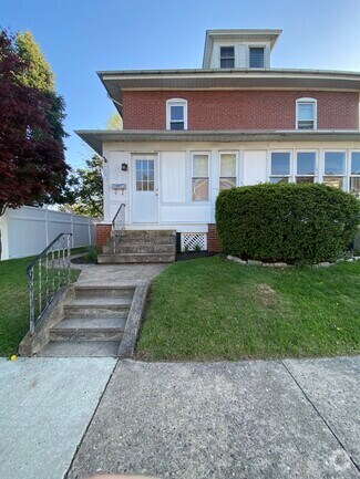 Building Photo - 306 Delaware Ave
