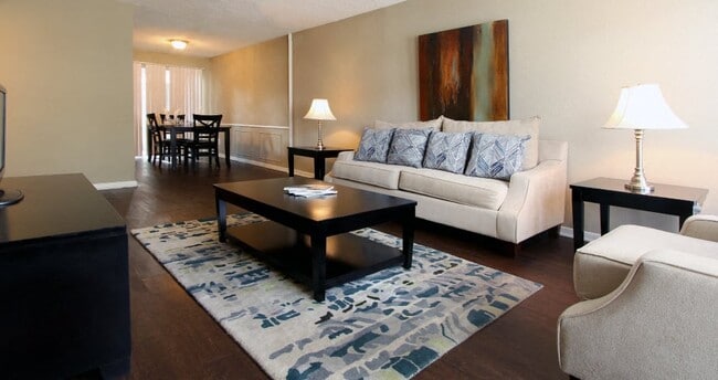 Building Photo - Briarwood Apartments