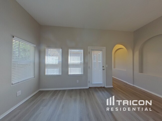 Foto del edificio - 6659 Silverwind Cir