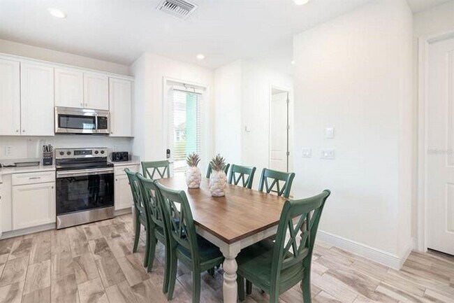 Foto del edificio - 8065 Knee Deep Rd
