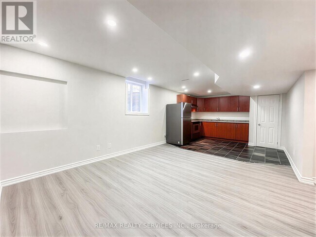 Photo du bâtiment - 1584 Stevenson St