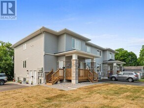 Building Photo - 203 Teskey St