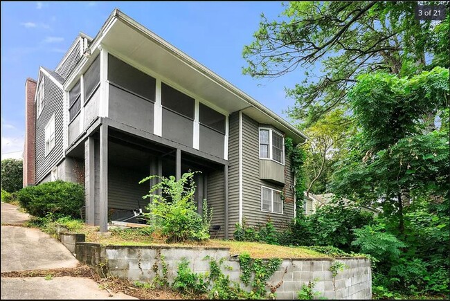 Building Photo - 2654 Jefferson Ter