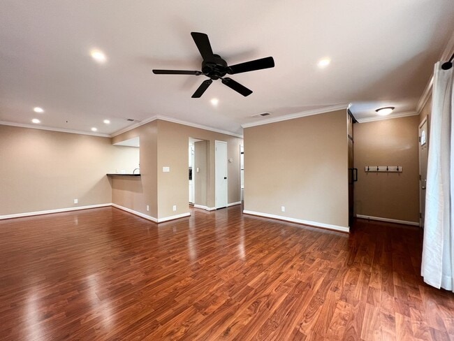 Building Photo - Charming 2-bedroom Napa Condo