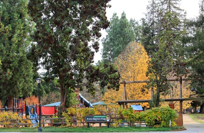 Foto del edificio - 621 Georgia Ave