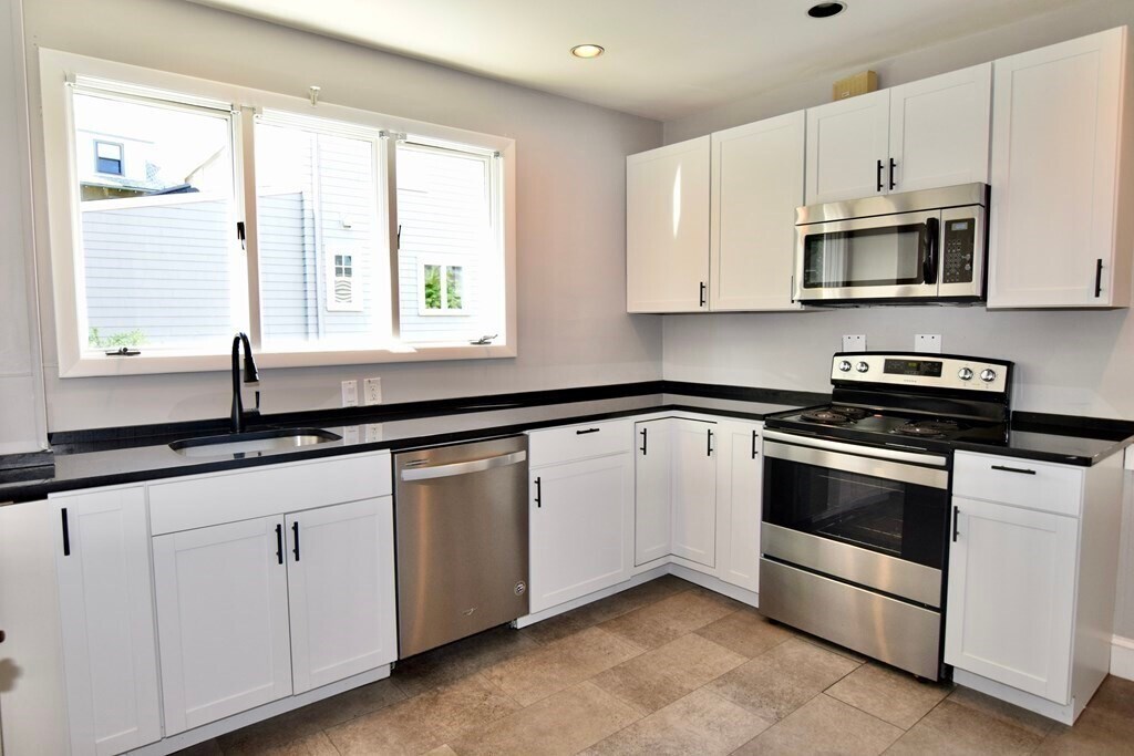 Primary Photo - 22 Carver Rd