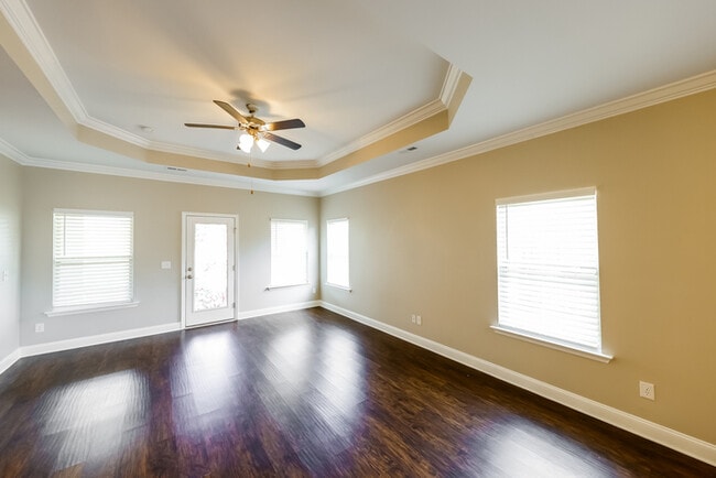 Building Photo - 306 Addison Ct