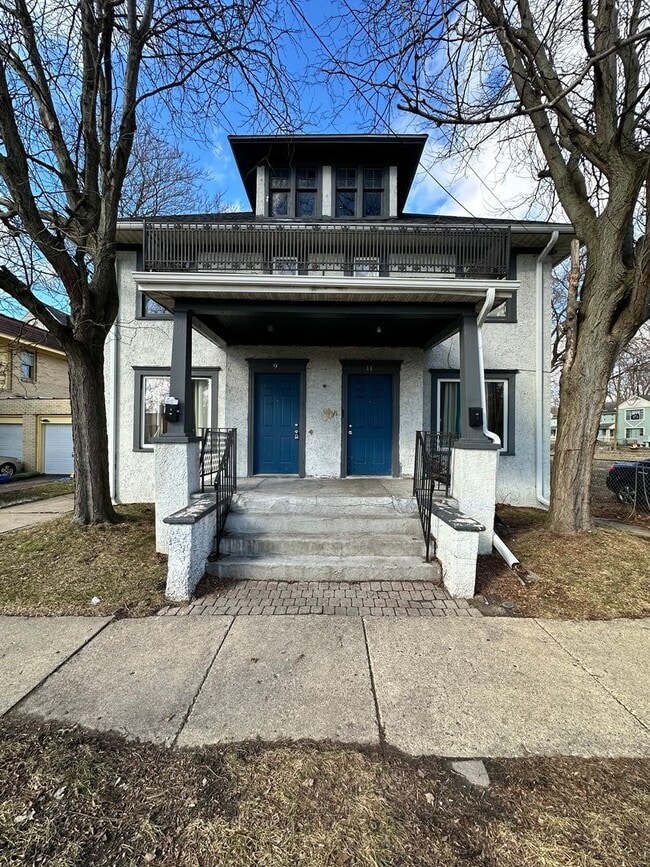 Building Photo - 9 Groveland St