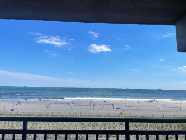 Foto del edificio - 220 W Broadway