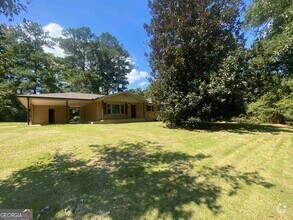 Building Photo - 843 Carrollton Villa Rica Hwy