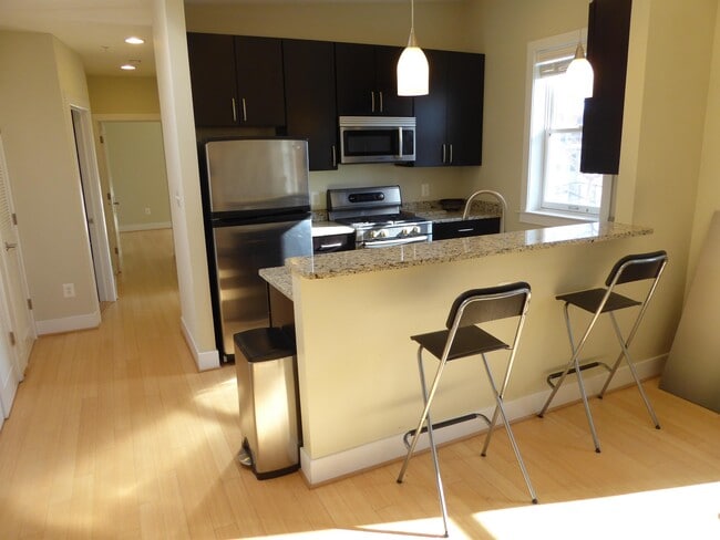 Photo - 1801 Swann St NW House