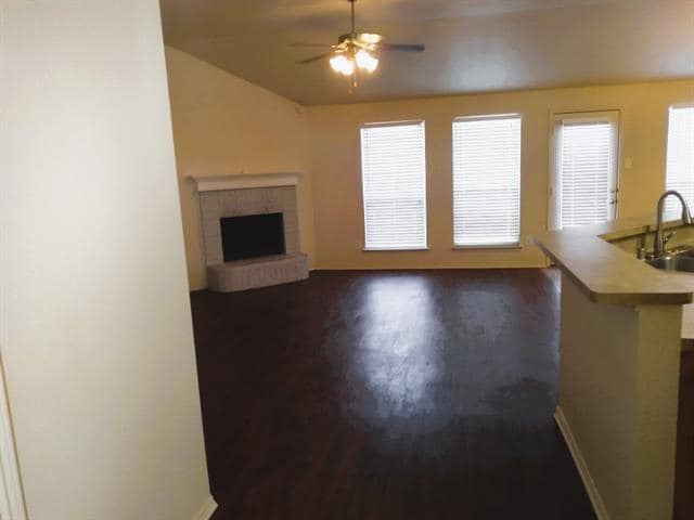 Building Photo - 1710 La Caya Dr