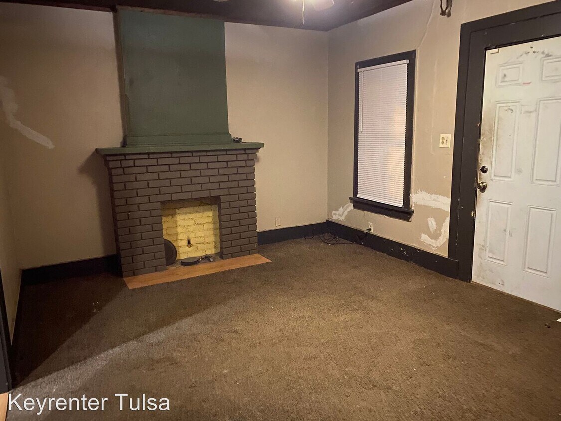 Building Photo - 429 S Grand Ave