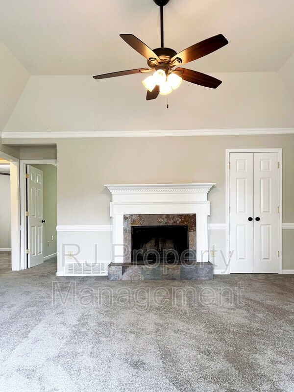Foto del edificio - 1079 Harpeth Dr
