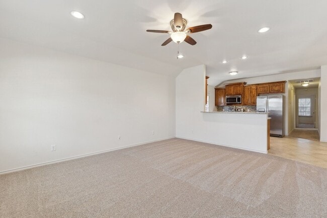 Building Photo - 233 Firefly Dr