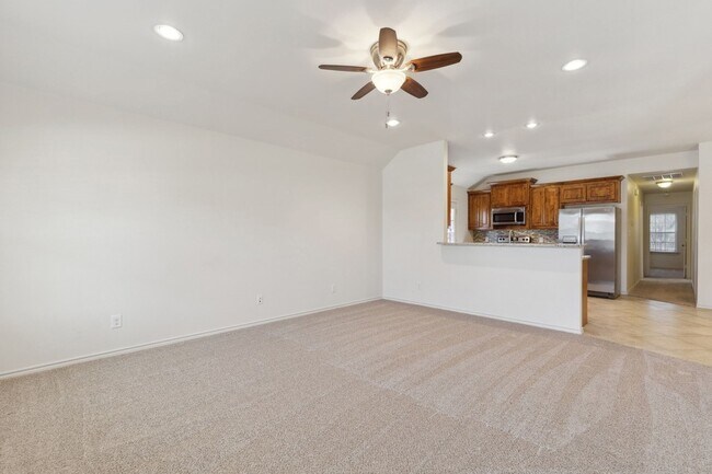 Foto del edificio - 233 Firefly Dr