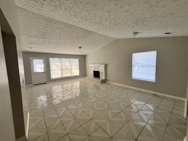 Building Photo - 324 Blue Heron Dr