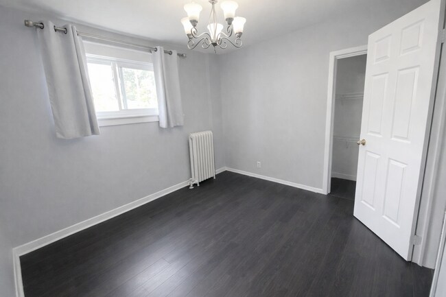 Photo du bâtiment - 369 Glendale Av