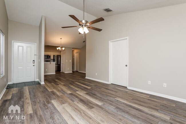 Building Photo - 1729 Chatham Cir