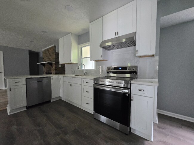 Building Photo - 4462 Bryant Dr SW
