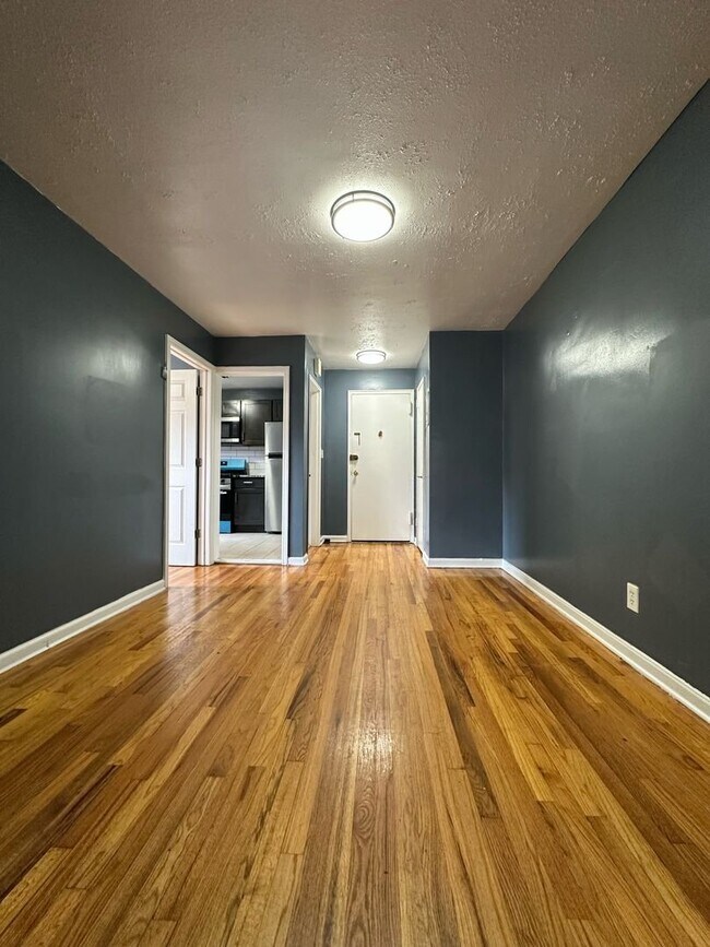 Foto del edificio - 128 E 7th St